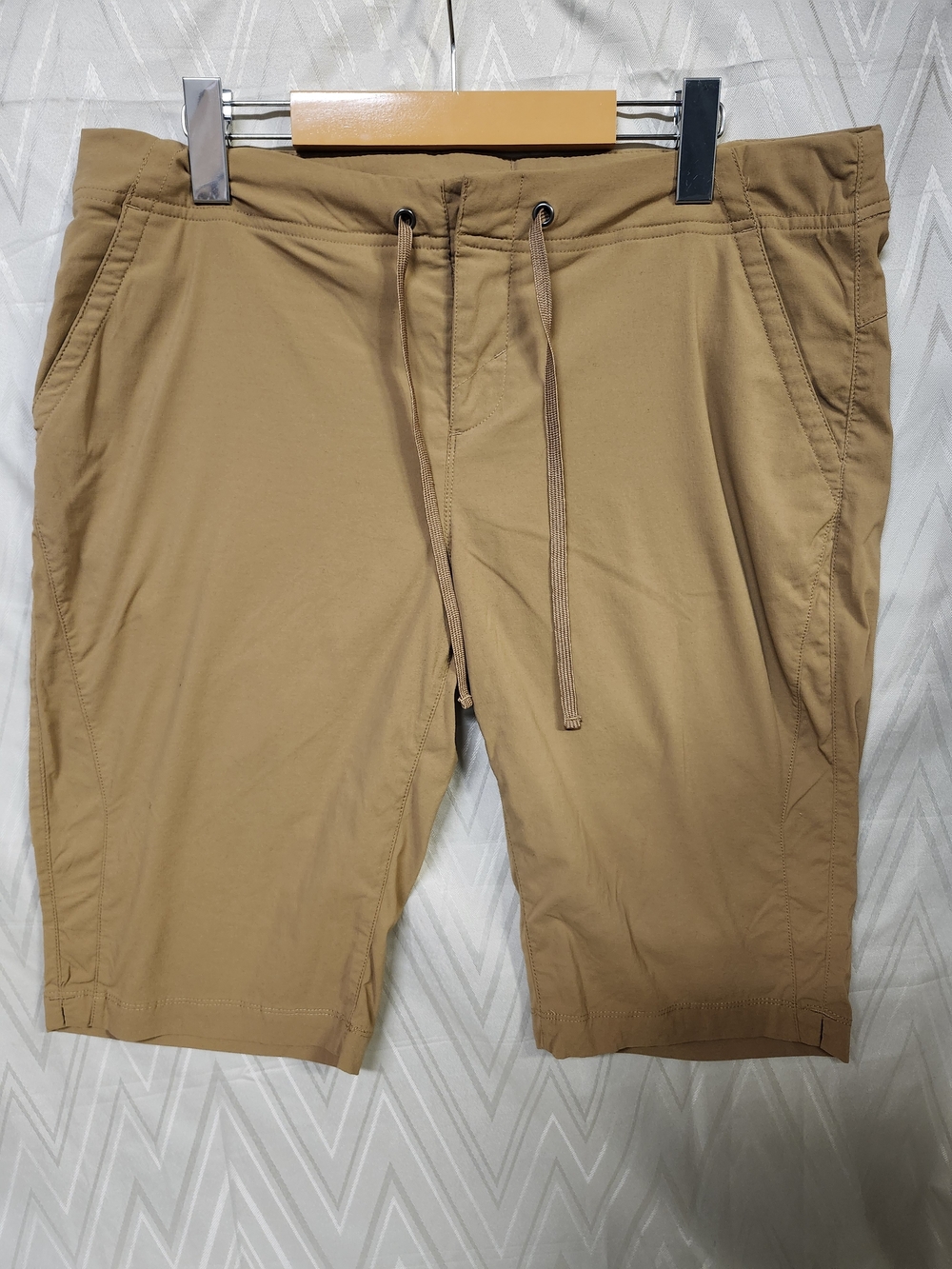 Columbia Women's Casual Drawstring Shorts - Tan